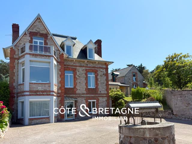 BELLE DEMEURE VUE MER EN BRETAGNE| RÉF: 2025122