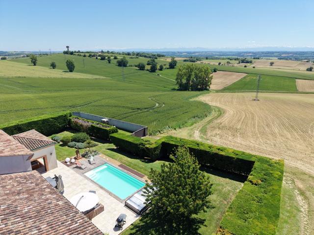 Belle demeure 363m² à vendre, piscine, spa et jardin, vue Py. 363m² Villefranche De Lauragais