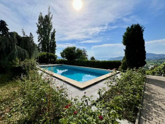 Belle et très spacieuse villa darchitecte, 12 pces, 2800 m2 terrain intimiste