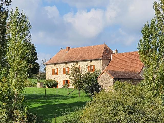 Belle et grande Demeure dans un emplacement d’exception 237m² Charolles