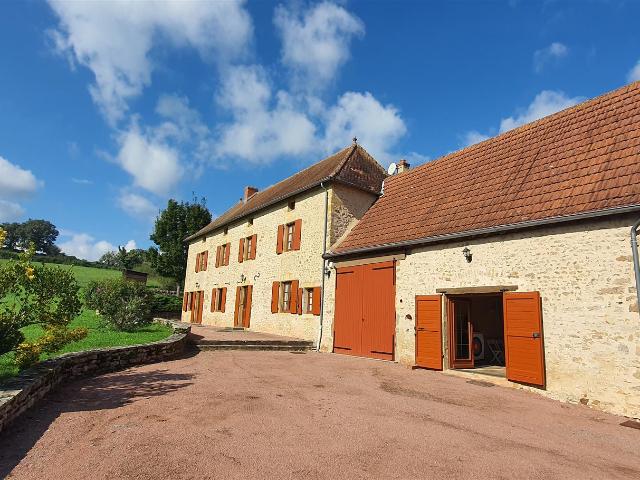 Belle et grande Demeure dans un emplacement d’exception 237m² Charolles