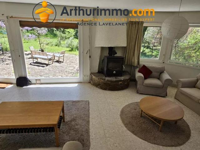 Vaste Villa de campagne avec 2 gîtes et piscine sur 2,9 hect. 191m² Puivert