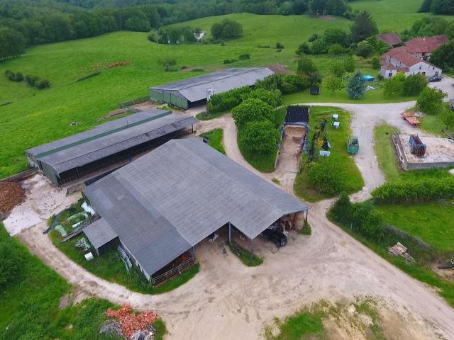 Belle ferme Bovin Viande 220m² Saint Saud Lacoussière