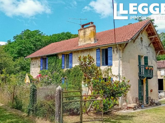 SOUS OFFRE: Belle ferme en pierre avec 6 chambres et 4 hectares une retraite rurale parfaite