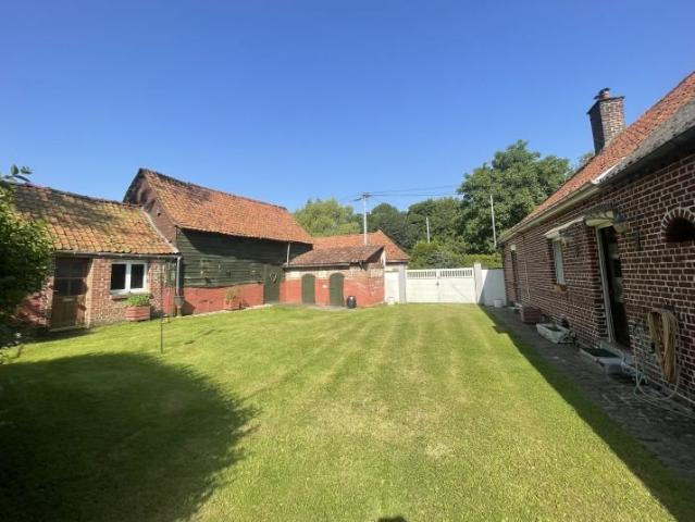 Belle fermette en brique avec grange, environ 130m2 habitabl 130m² Linzeux