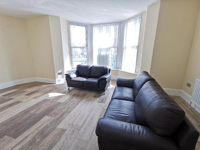 Belle Grove Terrace, Spital Tongues. 2 bed apartment to rent £1,000 pcm £231 pw