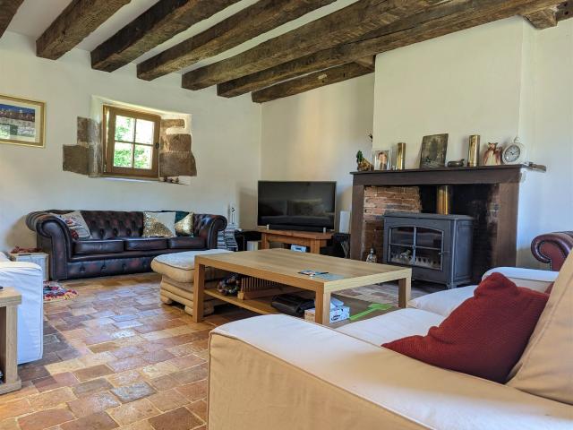 Belle longère de 3 chambres avec une dépendance pour les inv. 188m² Chaillac