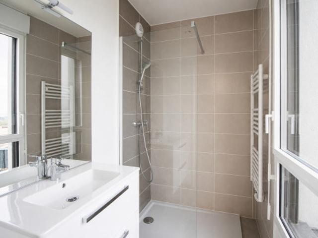 Belle logement de 10 m² avec terrasse près de Lyon LYO50