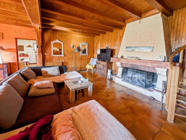 BELLE MAISON 270M2 DEPENDANCES 400M2 8000M2 TERRAIN