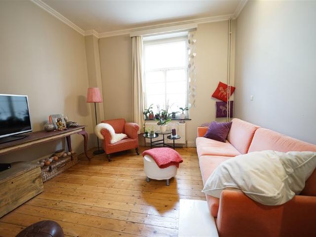 Belle maison 2 chambres avec terrasse près de la gare – NIVELLES
