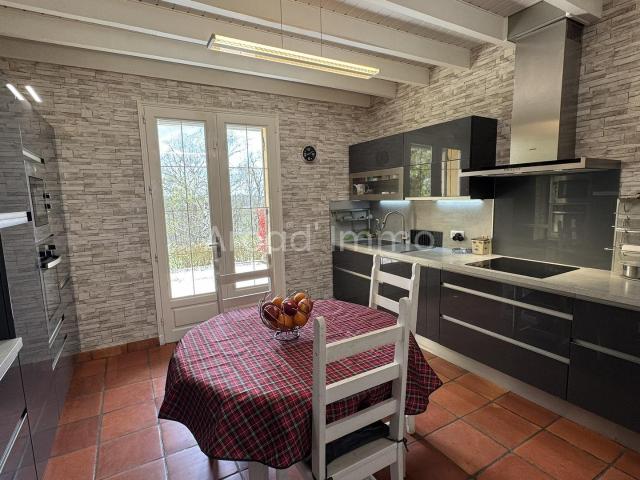 Belle maison, 4 chambres, piscine, beau parc arboré, au calm. 153m² Razac d'Eymet