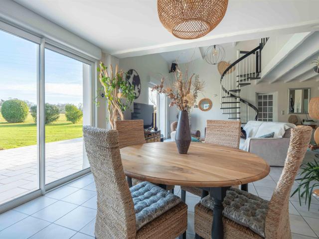 Maison Contemporaine 5 Ch 165 M2 + Poolhouse 88 M2 Sur. 165m² Cénac