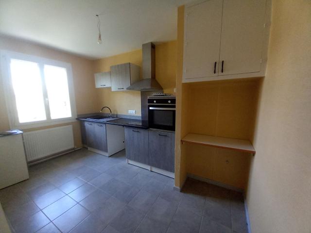 BELLE MAISON 81 m² CURDIN, Curdin