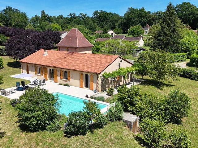 Belle maison contemporaine avec 4 chambres, piscine et garage