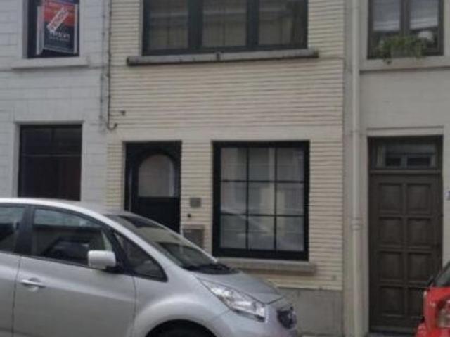 Belle maison à 200 mètres de la gare dans une rue très calme