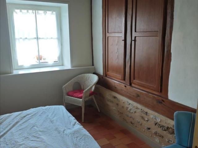 Belle maison à la campagne à l'orée d'une forêt