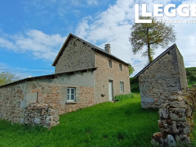 Belle maison au bord d'un ruisseau, dépendances, deuxième maison à rénover, jardin, pas de voisins proches