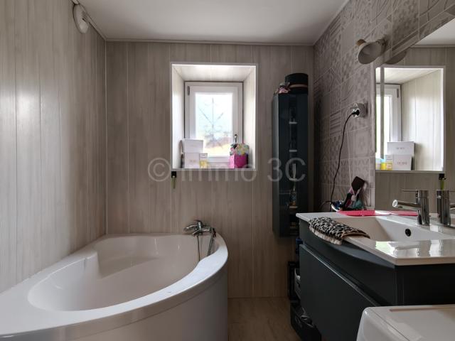 Belle maison avec 5 chambres, grand terrain avec accès à la
