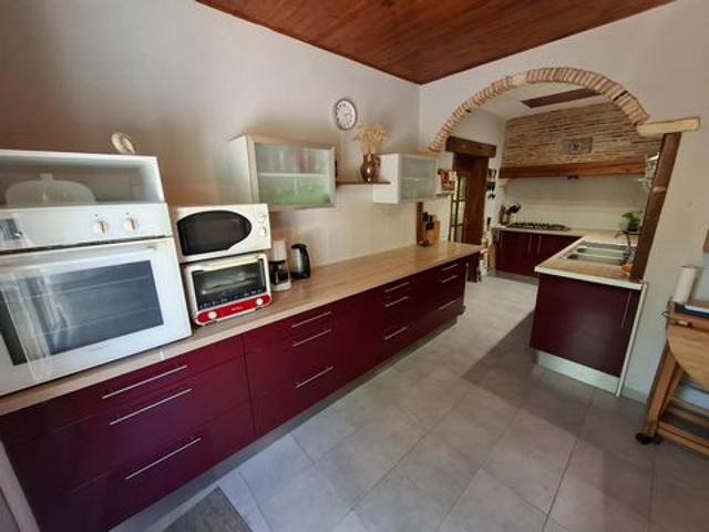 Belle maison avec terrain, beau potentiel