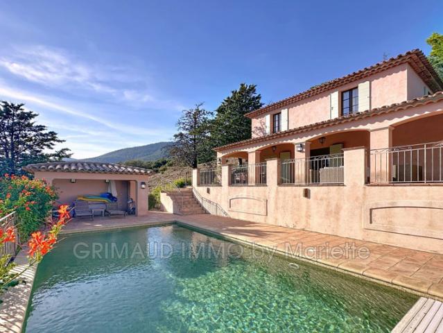 belle maison avec vue imprenable panoramique, a pied du villag