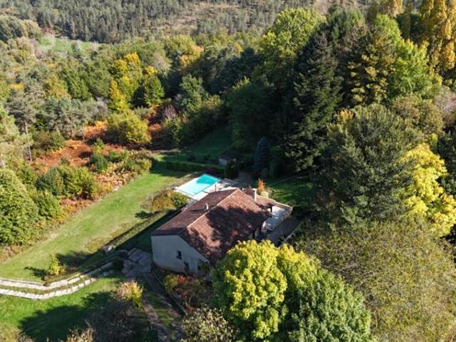 Belle maison avec piscine et gîte