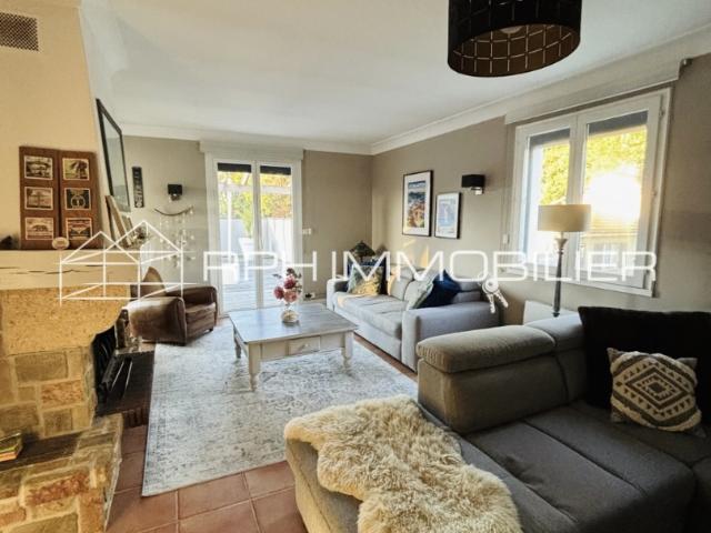 Belle maison avec piscine, terrasse et sous sol complet Saint Victurnien