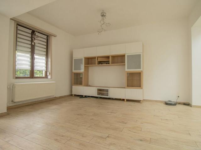 BELLE MAISON DANS UN AGREABLE QUARTIER PROCHE DE MONS à 7030 Mons  Loyer: 1 200 € / mois