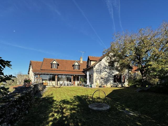 Belle maison dans un environement préservé 205m² Lugagnac