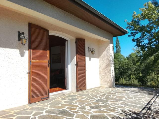 Belle Maison dans Charmant Village, Plein Pied, 4 Chambres. 117m² Nouic