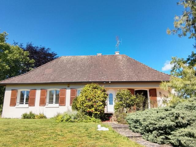 Belle Maison dans Charmant Village, Plein Pied, 4 Chambres. 117m² Nouic