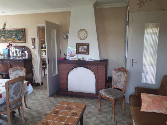 Belle maison d'architecte sur sous sol semi enterré avec de. 97m² Les Ormes