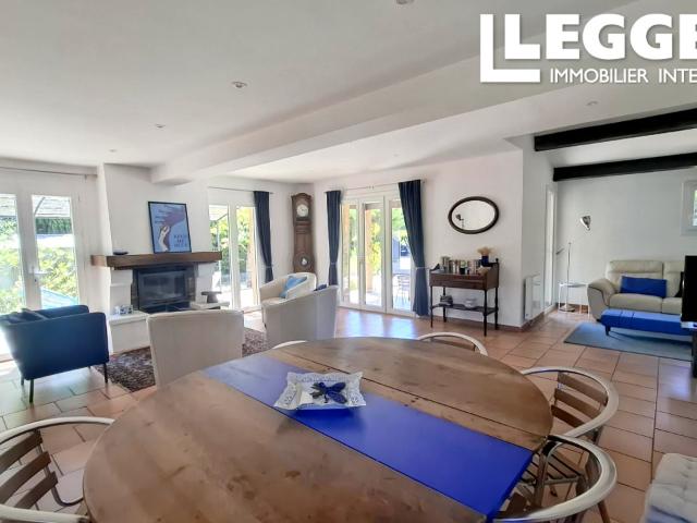 Charmante maison de 3 chambres avec jardin et piscine, située au calme à Moissac Bellevue, près d'Aups
