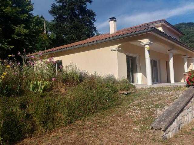 Belle maison de 147 m2 avec vue dégagée quartier calme en pleine campagne