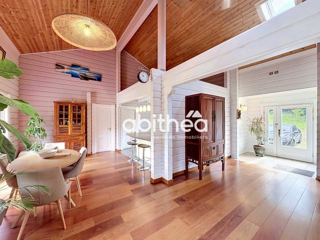 Maison d'exception en bois massif 253 m2 de plain pied à 10. 253m² Verneuil sur Vienne