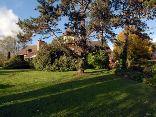 Belle Maison De Campagne 350m² Saint Martin de Fressengeas