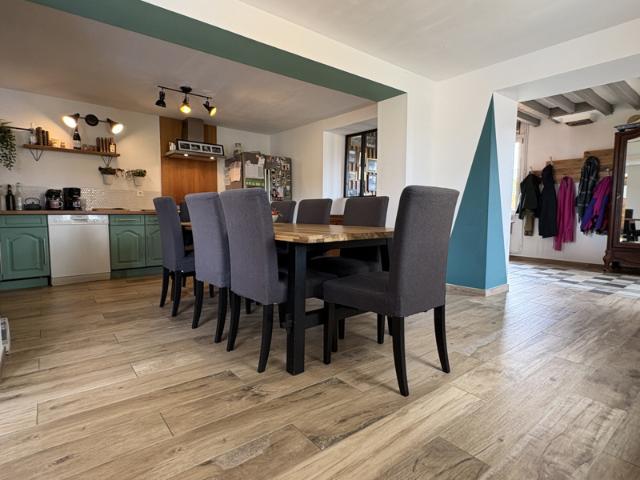 BELLE MAISON DE CAMPAGNE COMPLETEMENT RÉNOVÉE À VENDRE
