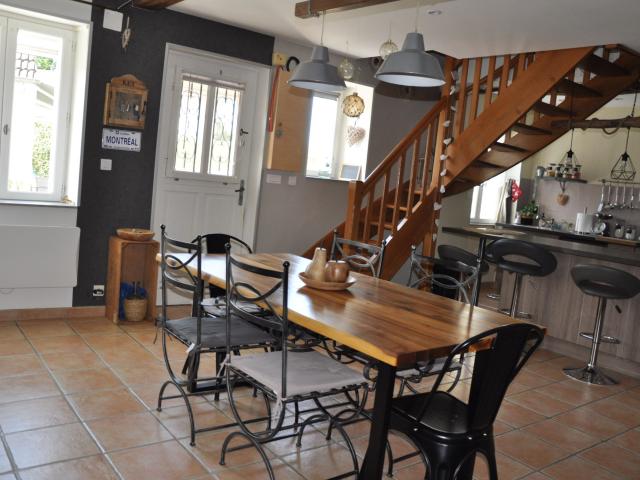 Belle maison de campagne, avec 3 chambres, terrain de 1409 m2 et dépendances