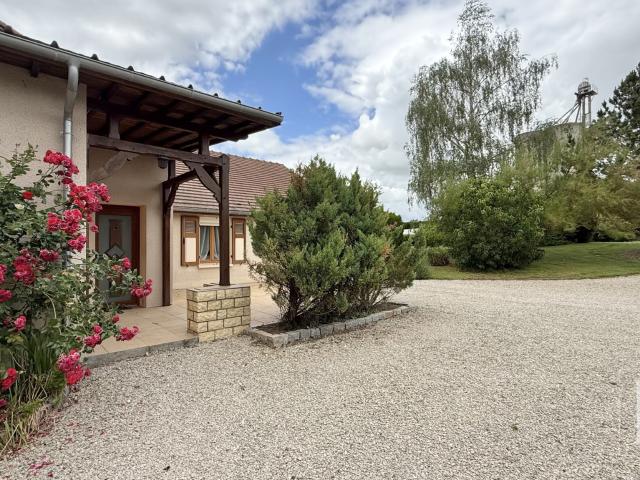 Belle maison de campagne avec piscine