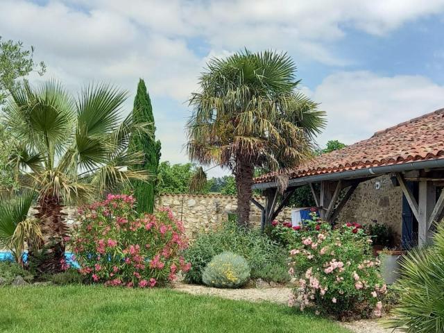 Belle maison de campagne de 260m2, piscine, vue Pyrénéen 260m² Castelnau Barbarens