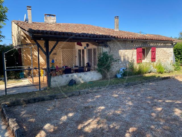 Belle maison de campagne en pierre avec piscine 272m² Gensac