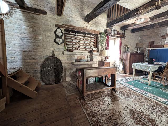 Belle maison de campagne en pierre. Ginals 100m² Parisot
