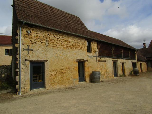 Belle maison de campagne en pierres avec dépendances 225m² Auriac du Périgord