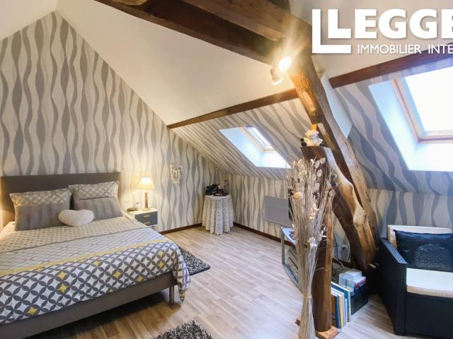 Belle maison de campagne, triple garage et dépendances dans un petit hameau près de Mesples dans l'Allier