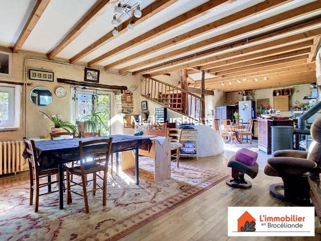 Belle maison de bourg familiale – 5 chambres 150m² Maxent