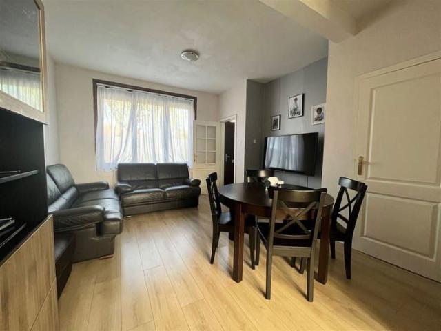 Belle maison de deux chambres, possibilité 3 avec jardin ! L