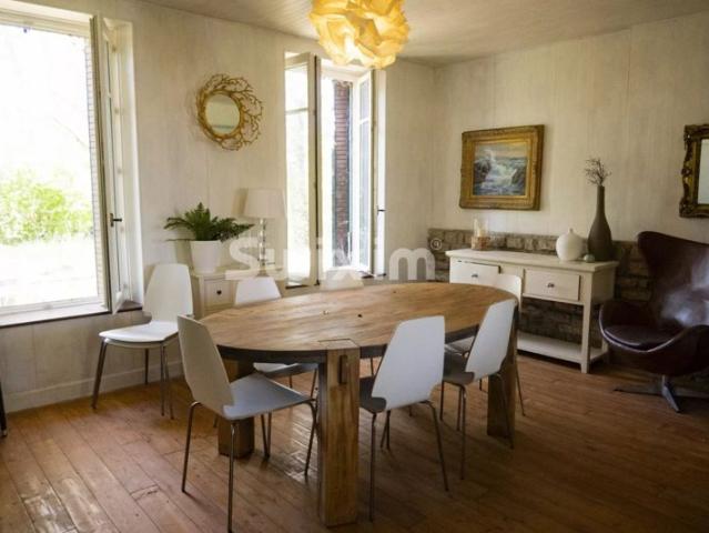 Belle maison de maitre au bord de Saone