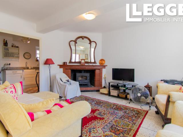 Belle maison de maître avec 4 lits, piscine et possibilité d'agrandissement. Près de limoux