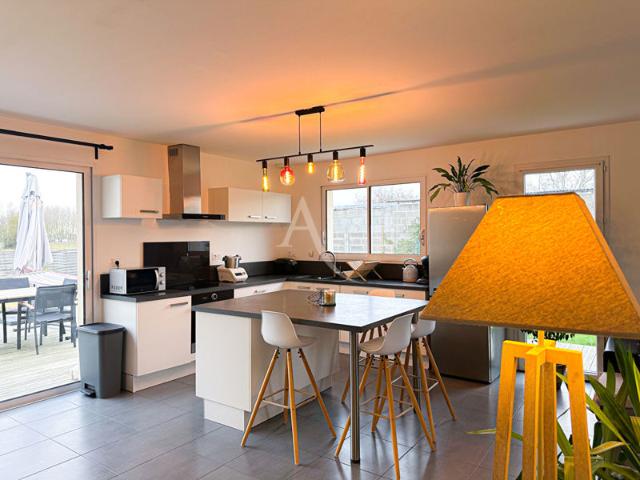 Belle maison de plain pied récente de 2017 proche commodités
