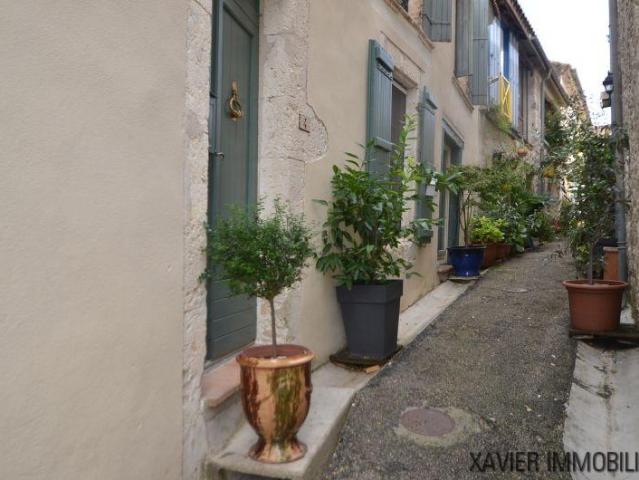 Belle maison de village avec du caractère, qui réunit charme. 130m² Bourg de Visa