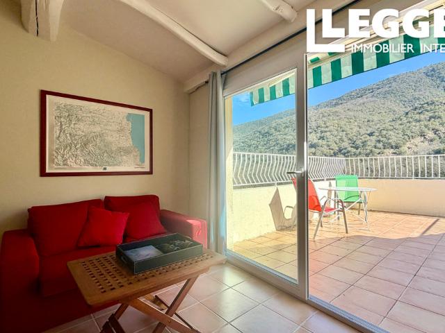 Belle maison de village en pierre avec 4 chambres terrasses ensoleillées et vue dégagée